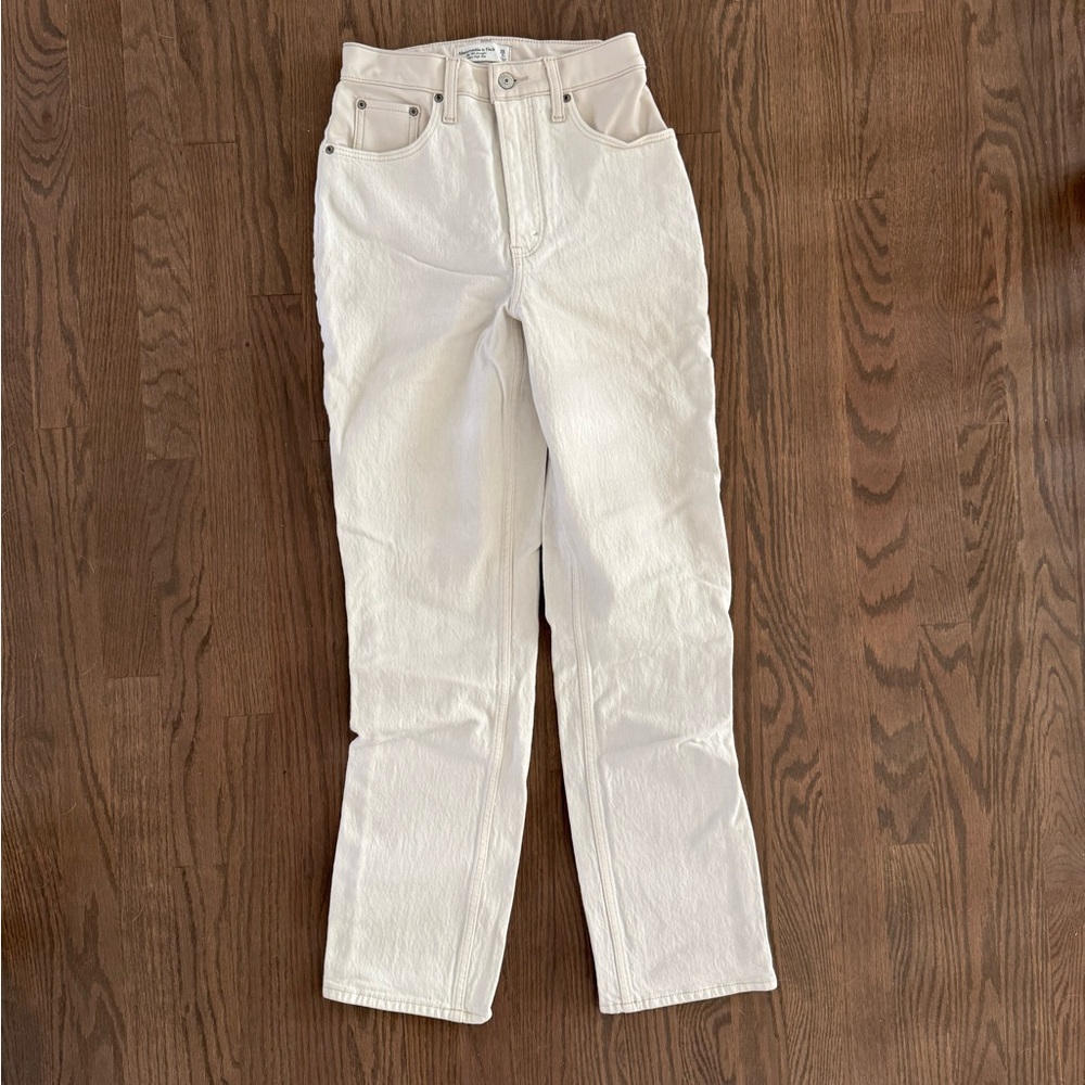 Abercrombie & Fitch Curve Love cream/white 99s Straight Ultra high rise jeans